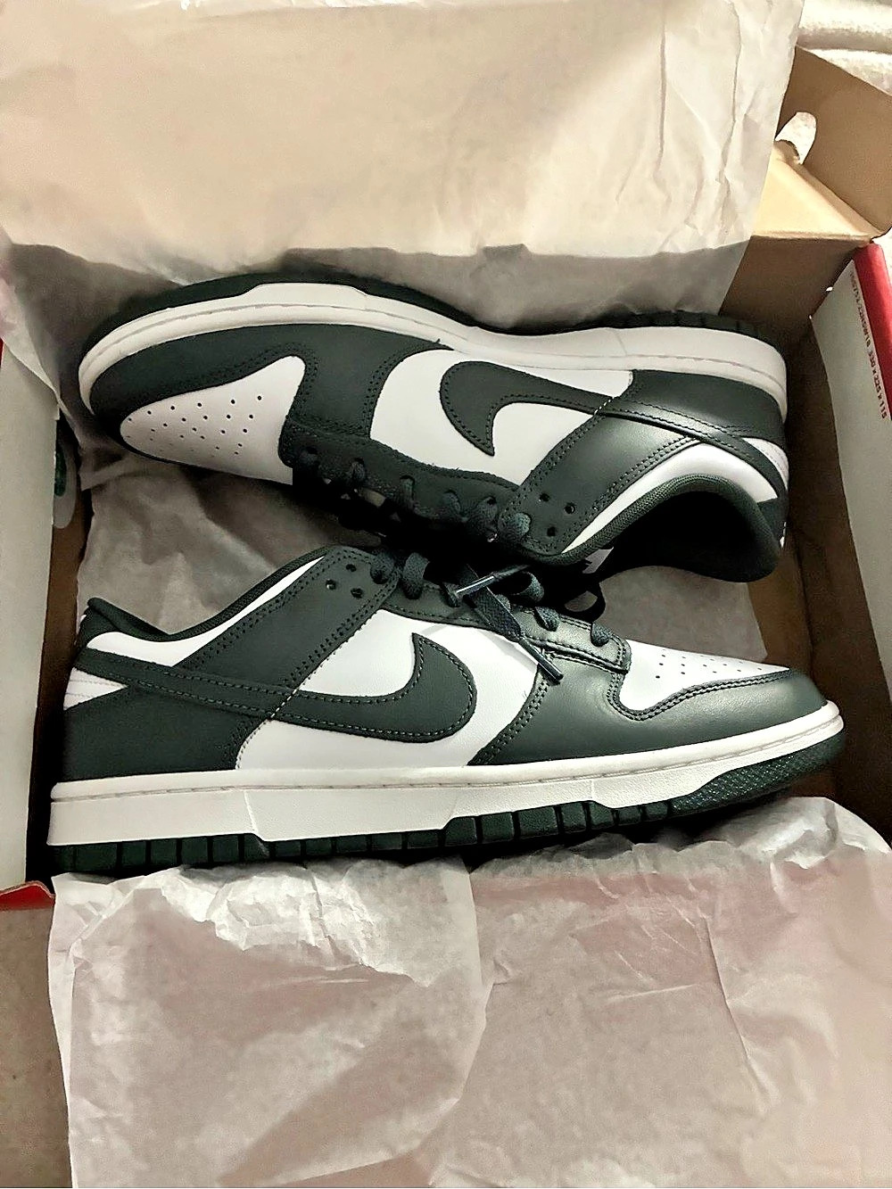 Nike Dunk Low Retro Low-Top Sneakers in Vintage Green & White US 10  New